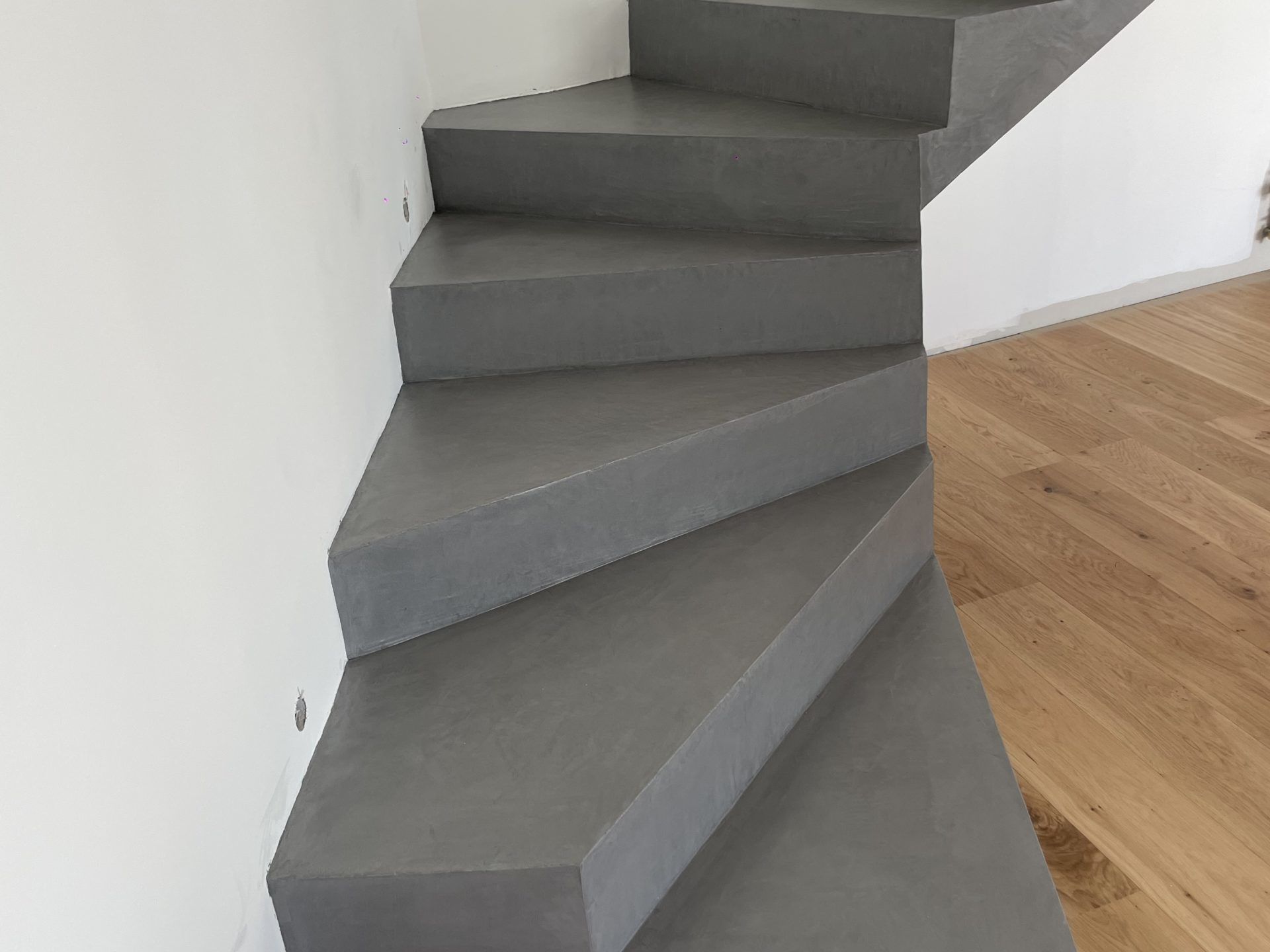 Escaliers-béton-ciré
