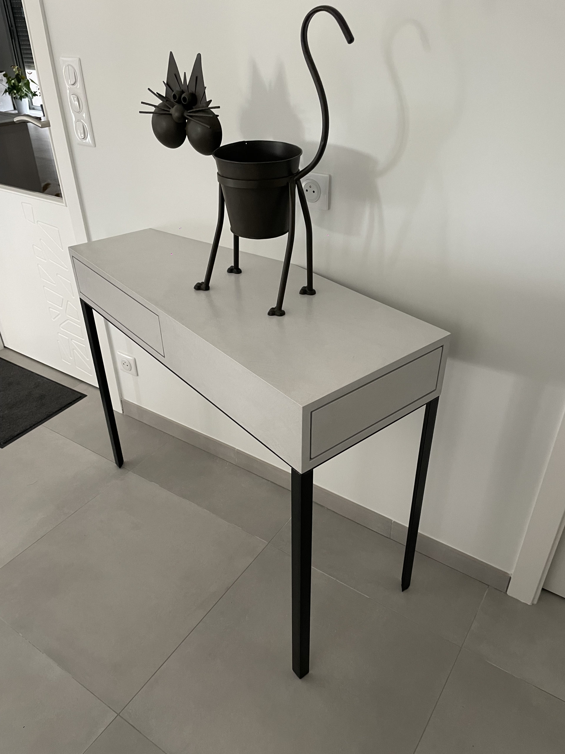 02-08-23-console-beton-cire