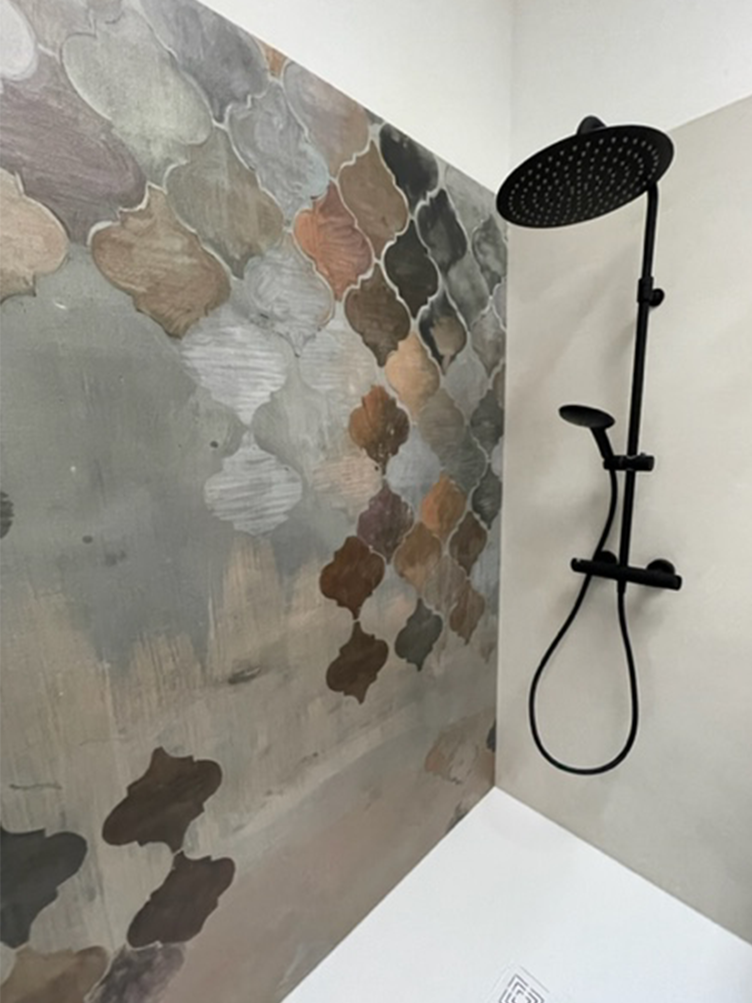 papier-peint-béton-ciré-salle-de-bain