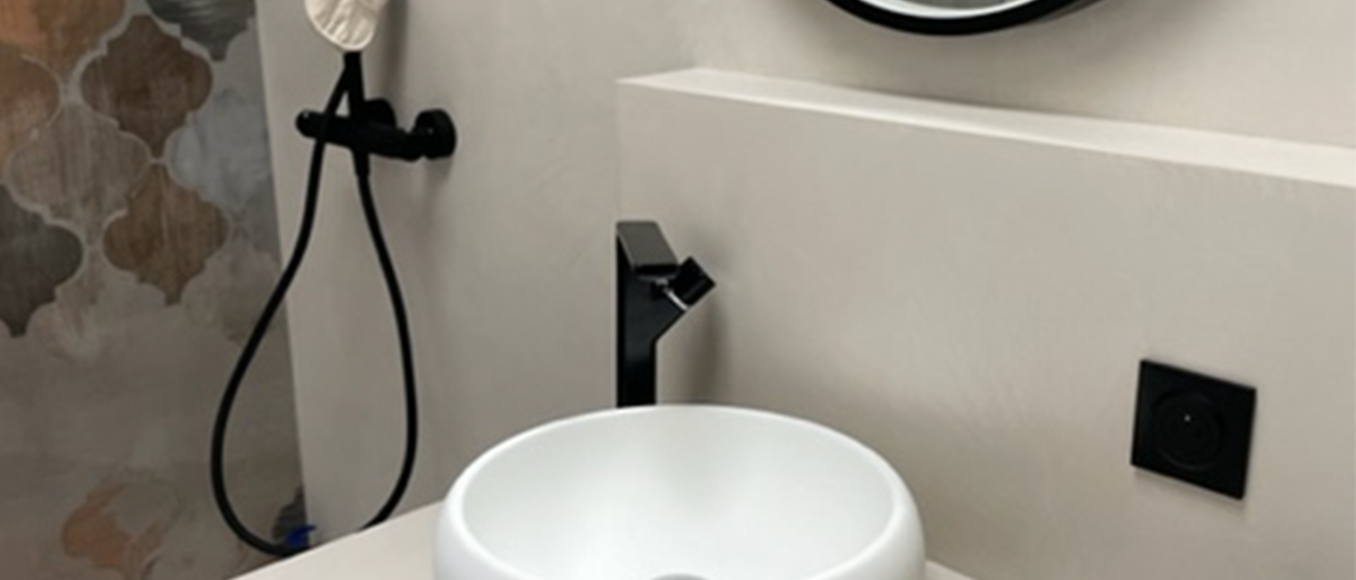 08-30-22-meuble-salle-de-bain-béton-ciré