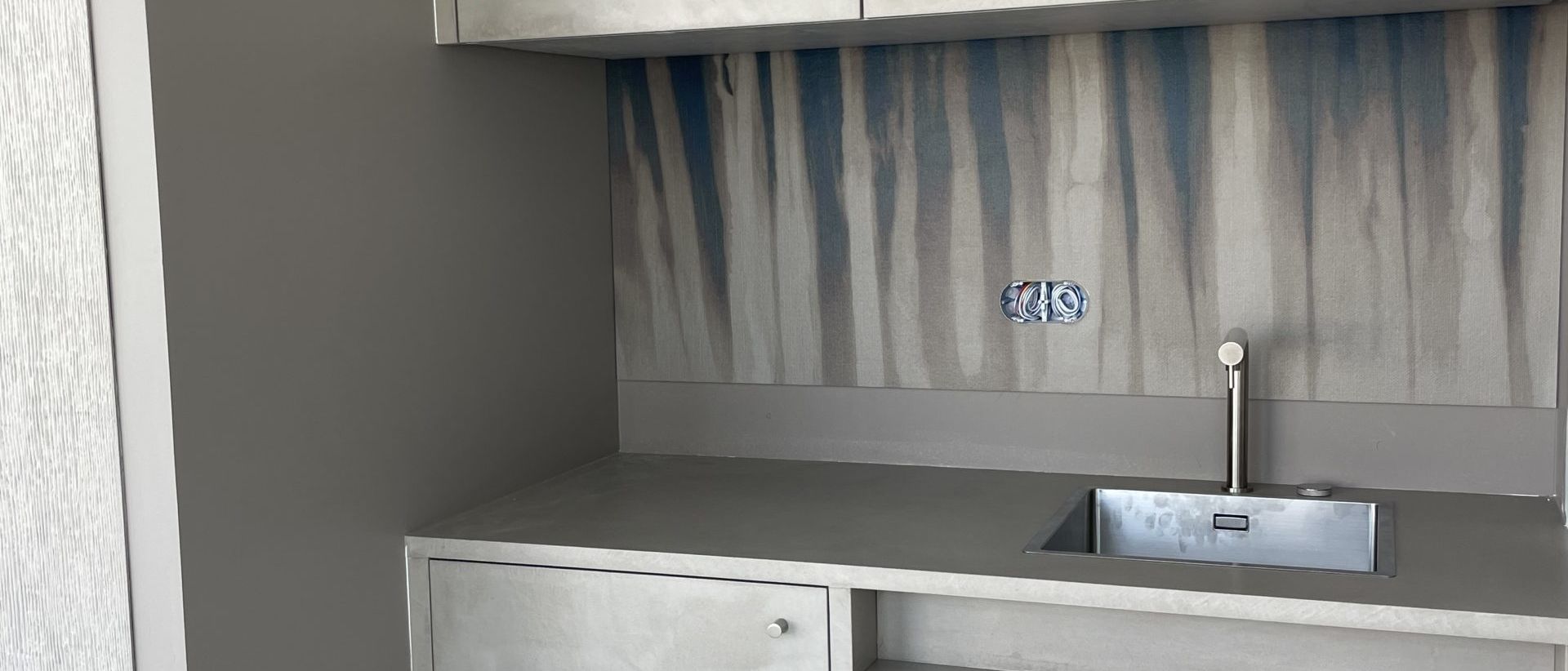 04-27-23-cuisine-beton-cire-beige