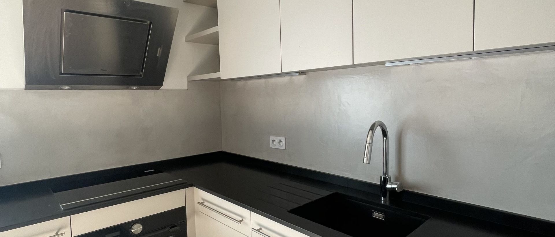 23-03-23-credence-beton-cire-gris