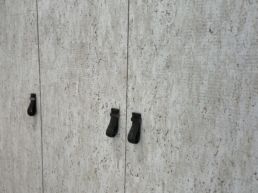 06-03-23-portes-placard-papier-peint-liege