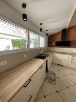 08-04-23-credence-beton-cire-beige